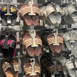 Negocio Adidas Outlet Store Laredo (Zapaterias en Laredo)