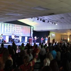 Negocio Arbol De Vida Iglesia Cristiana (Iglesias cristianas en Laredo)