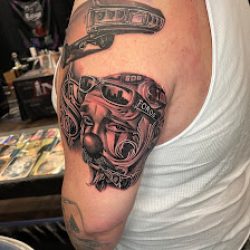 Negocio Artistic Precision Tattoos (Tatuadores en Laredo)
