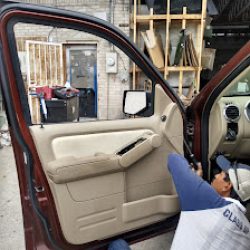 Negocio Beto's Windshield (Taller mecanico en Laredo)