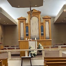 Negocio Blessed Sacrament Catholic Church (Iglesias catolicas en Laredo)
