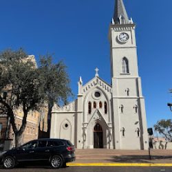 Negocio Catedral De San Agustín (Iglesias cristianas en Laredo)