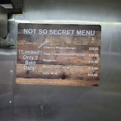 Negocio Chacho's Steak, Burgers, And More (Comida para llevar en Laredo)