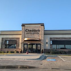 Negocio Cheddar's Scratch Kitchen (Restaurantes en Laredo)
