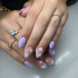 Negocio Chic N Charm Nail Salon & Spa (Manicuria y pedicuria en Laredo)