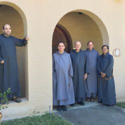 Negocio Congregation Of St. John (Iglesias catolicas en Laredo)