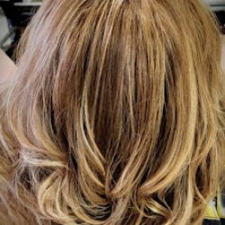 Negocio Curl Up & Dye Salon (Peluquerias en Laredo)