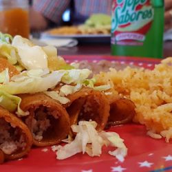 Negocio Delcy's Taqueria Y Loncheria (Restaurantes en Laredo)