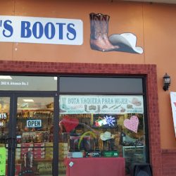 Negocio Dora And Boots (Zapaterias en Laredo)
