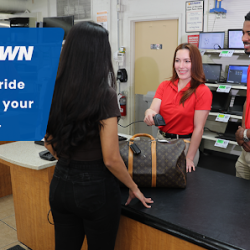 Negocio Ezpawn (2301 South Zapata Highway, Laredo) (Casas de empeno en Laredo)