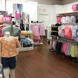 Negocio Gap Factory (Tiendas de ropa en Laredo)