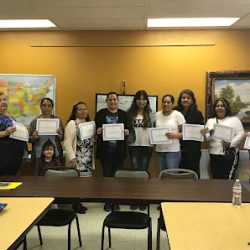 Negocio Holding Institute (Clases de ingles en Laredo)
