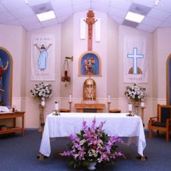 Negocio Holy Family Catholic Church (Iglesias cristianas en Laredo)