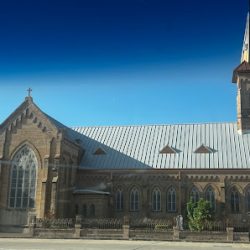 Negocio Holy Redeemer Catholic Church (Iglesias cristianas en Laredo)