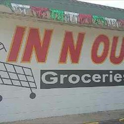 Negocio In N Out Groceries (Supermercados en Laredo)