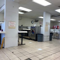 Negocio King’s Super Wash Laundromat (Lavanderias en Laredo)