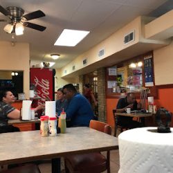 Negocio Lira's Restaurant (Restaurantes en Laredo)