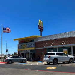 Negocio Mcdonald's (Cafeterias en Laredo)
