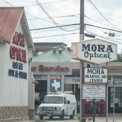 Negocio Mora Optical & Hearing Aid Center (Opticas en Laredo)