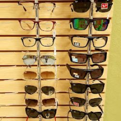 Negocio Optic Ra (Opticas en Laredo)