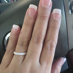Negocio Regal Nails, Salon & Spa (Manicuria y pedicuria en Laredo)