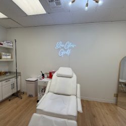 Negocio Renewed Glow Aesthetics Llc (Spa en Laredo)