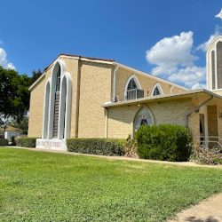 Negocio San Martin De Porres Catholic Church (Iglesias cristianas en Laredo)