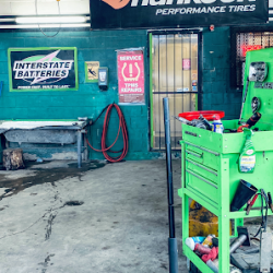 Negocio Sepulveda Tire Shop (Gomeria en Laredo)