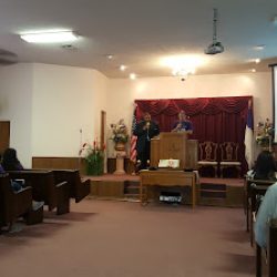 Negocio Seventh-day Adventist Church (Iglesias evangelicas en Laredo)