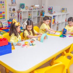 Negocio Shining Stars Learning Academy (Guarderias en Laredo)