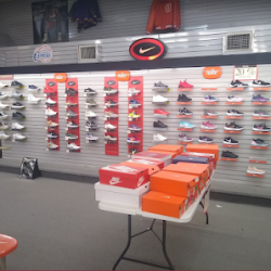 Negocio Siros Sporting Goods (Zapaterias en Laredo)