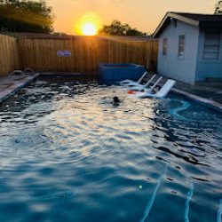 Negocio Swim And Stay Airbnb Like (Limpieza de piscinas en Laredo)