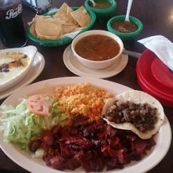 Negocio Taquitos Ravi Restaurant (Restaurantes en Laredo)