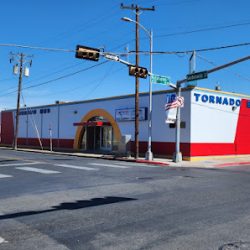 Negocio Tornado & El Expreso Bus Company Laredo (Remises en Laredo)