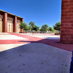 Negocio United High School Main Campus (Escuelas publicas en Laredo)