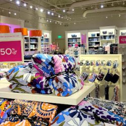 Negocio Vera Bradley Outlet (Zapaterias en Laredo)